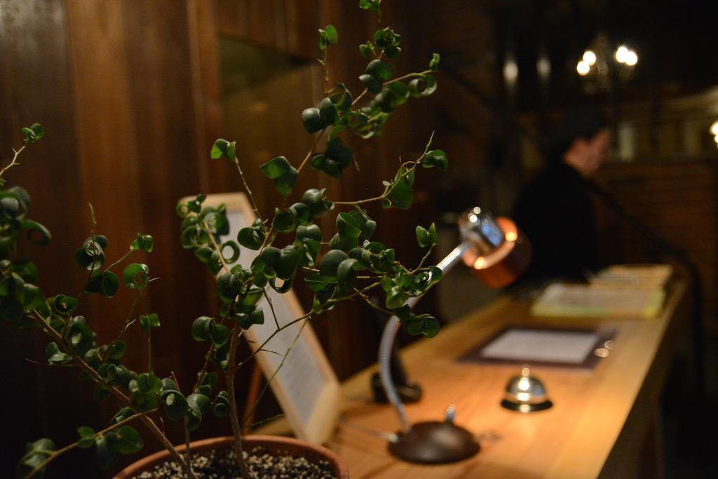 The Deer Park Inn Нара Екстериор снимка