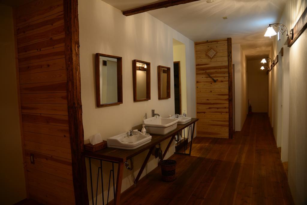 The Deer Park Inn Нара Екстериор снимка